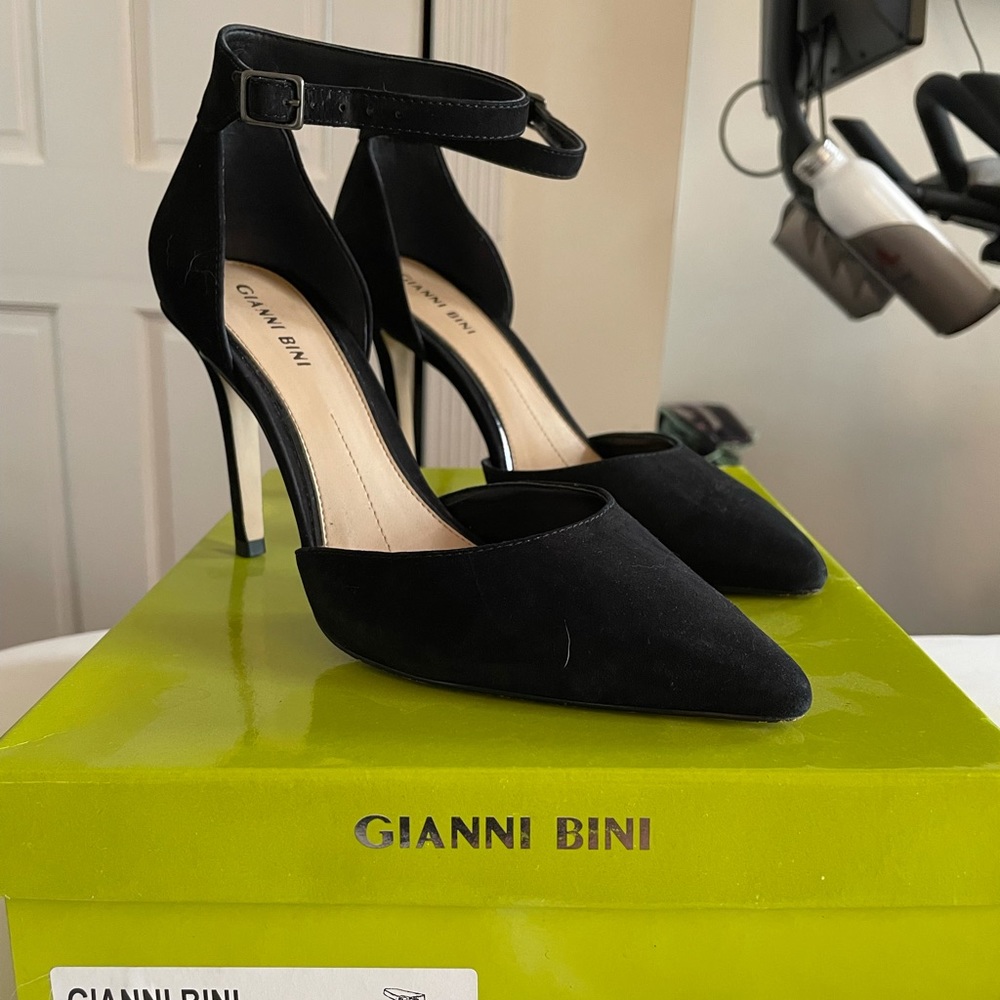 Gianni Bini Pumps